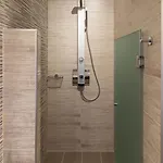 Albanis شقة