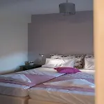 Albanis شقة